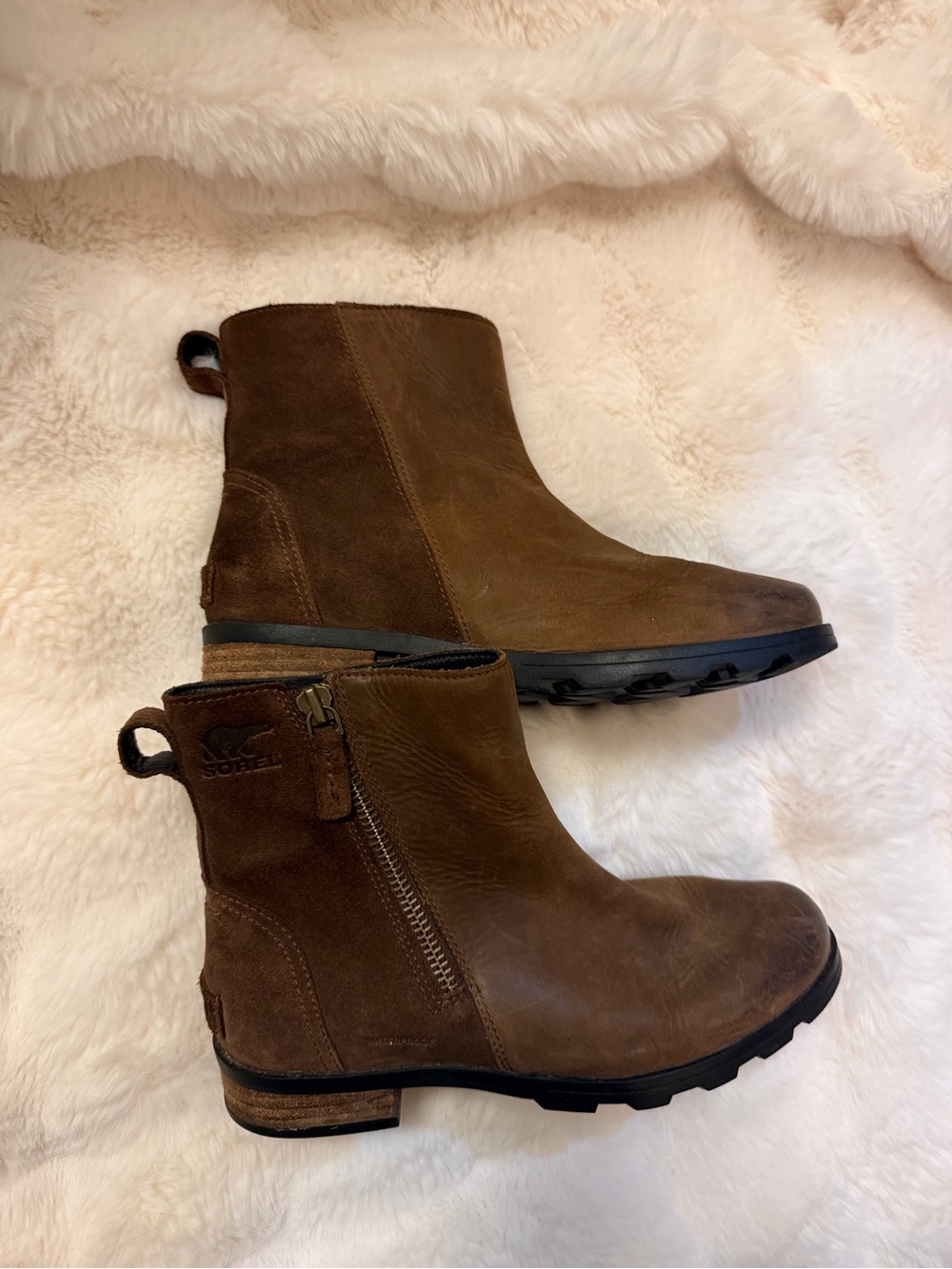 Women’s Sorel Emelie Brown Leather Zip Ankle Boots
